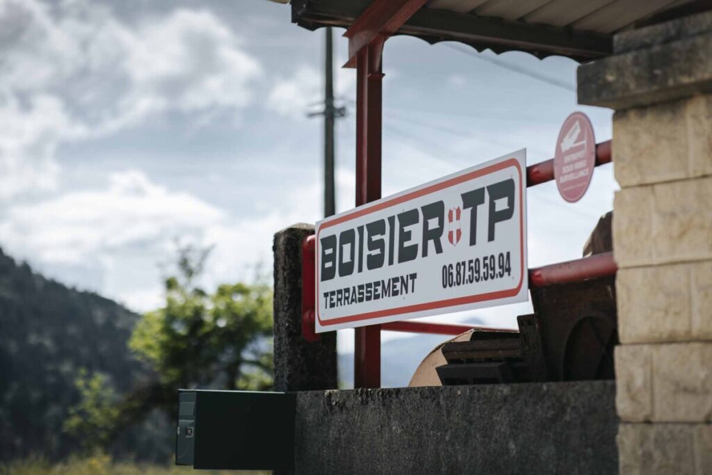 Pancarte Entreprise Boisier TP à Saint-Sigismond